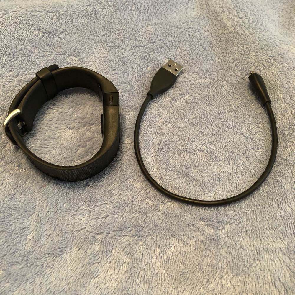 Fitbit Charge HR Wireless Activity Wristband - Picture 4 of 4